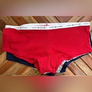 Tommy Hilfiger Red, Blue, Gray, White Boy Shorts Medium